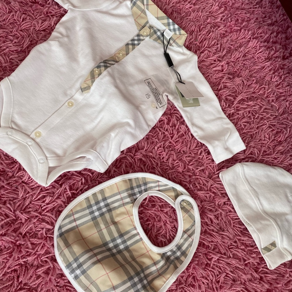 New Burberry baby set